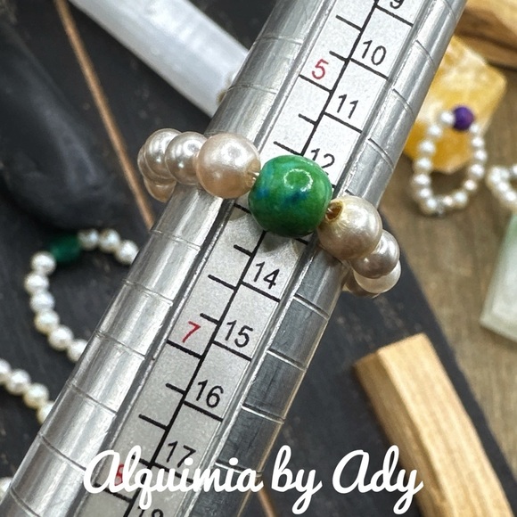 Beaded pearl ring and gemstone - Picture 2 of 4